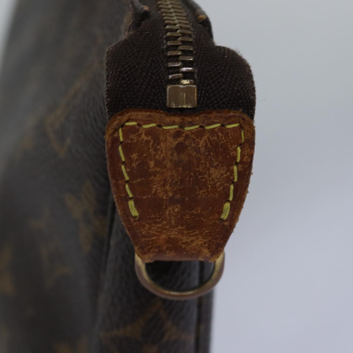 Monogram Pochette -tarvikepussi