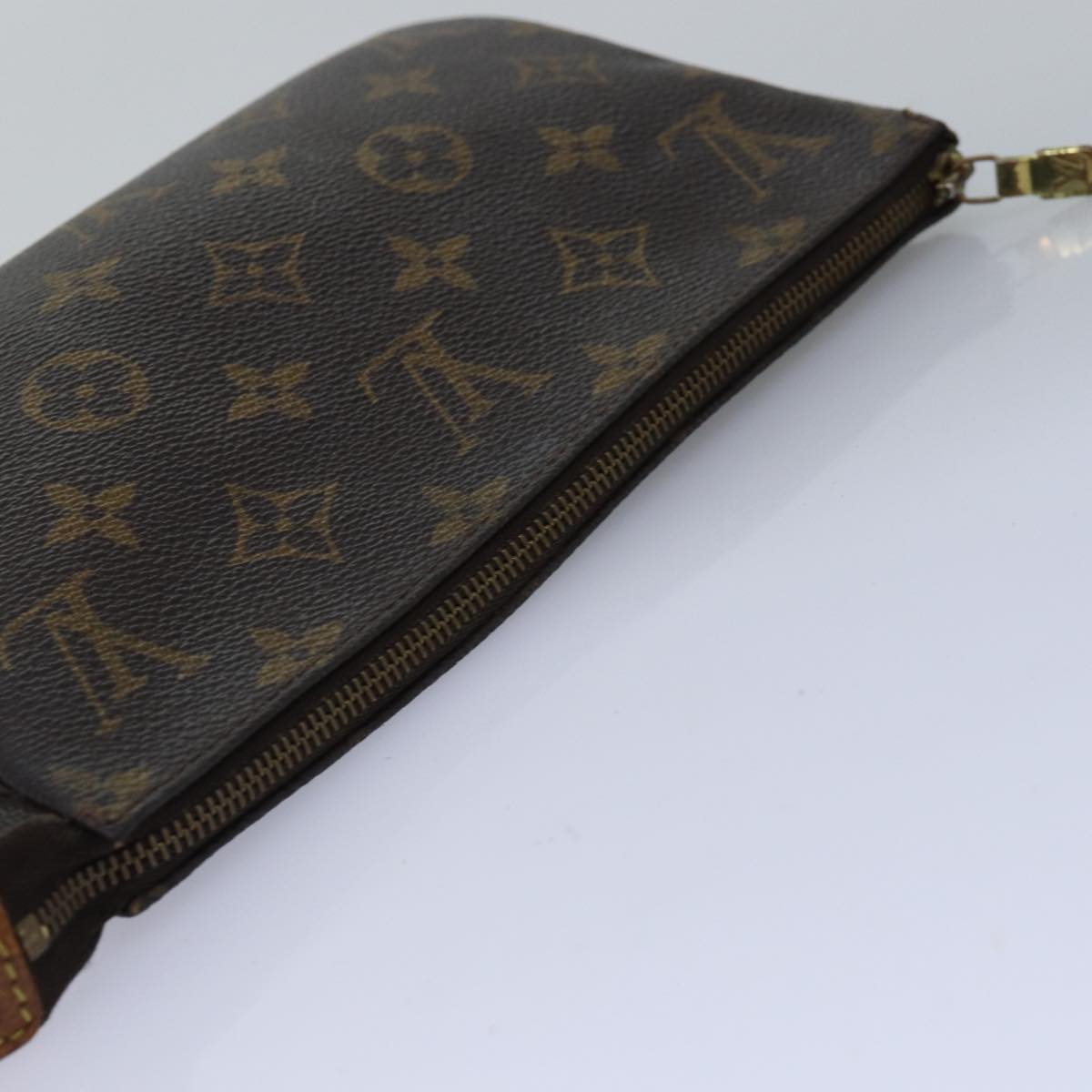 Monogram Pochette -tarvikepussi