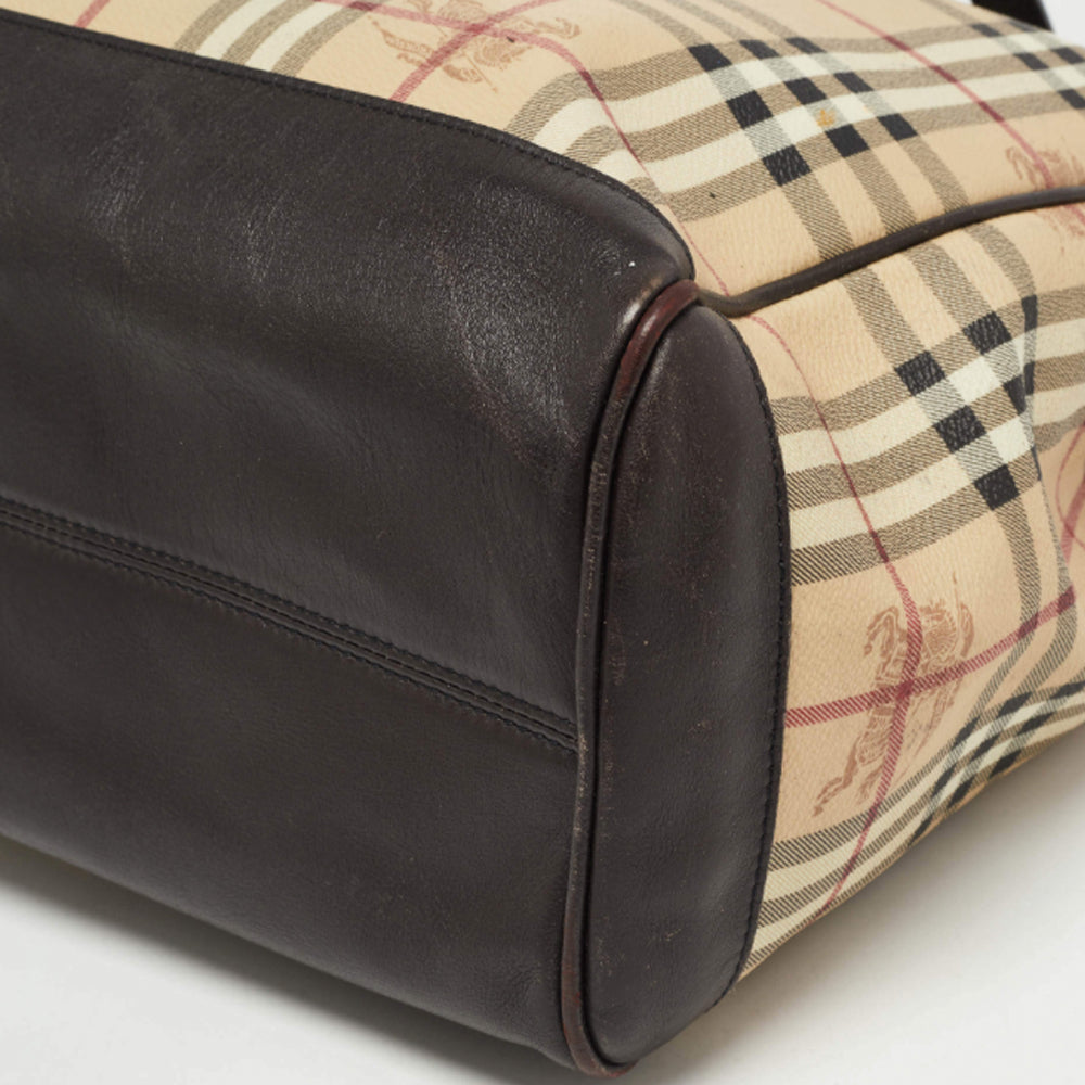 Handla Burberry Haymarket Multi-chain tote bag online | Smidigt och enkelt på nätet - Merchsweden |