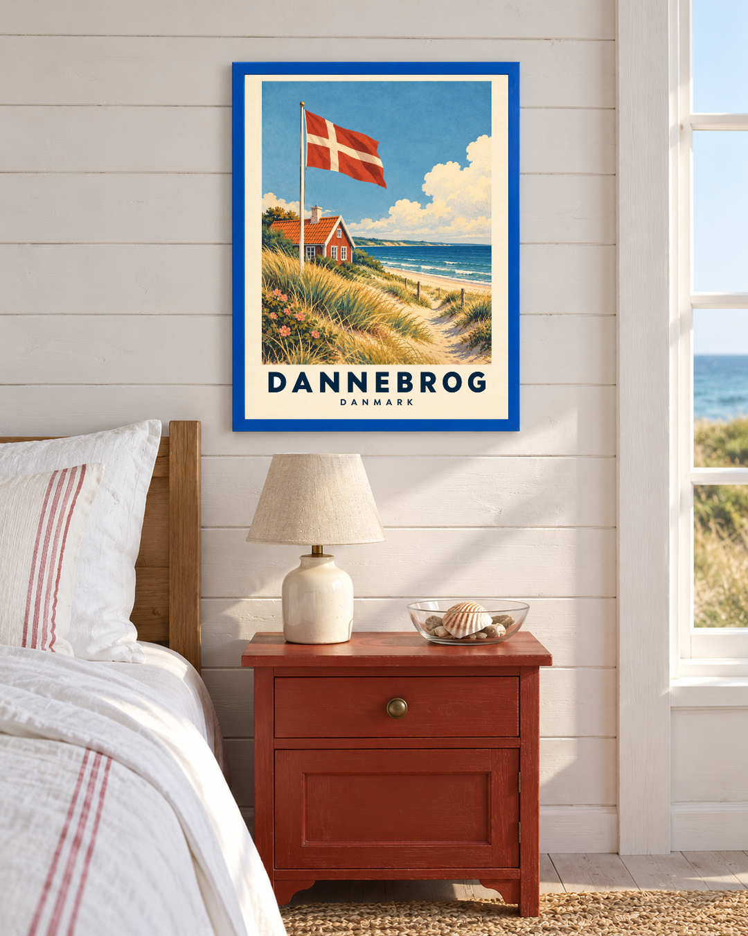 Dannebrog, poster fra Kanva i indrettet rum 1. Ramme sælges separat.