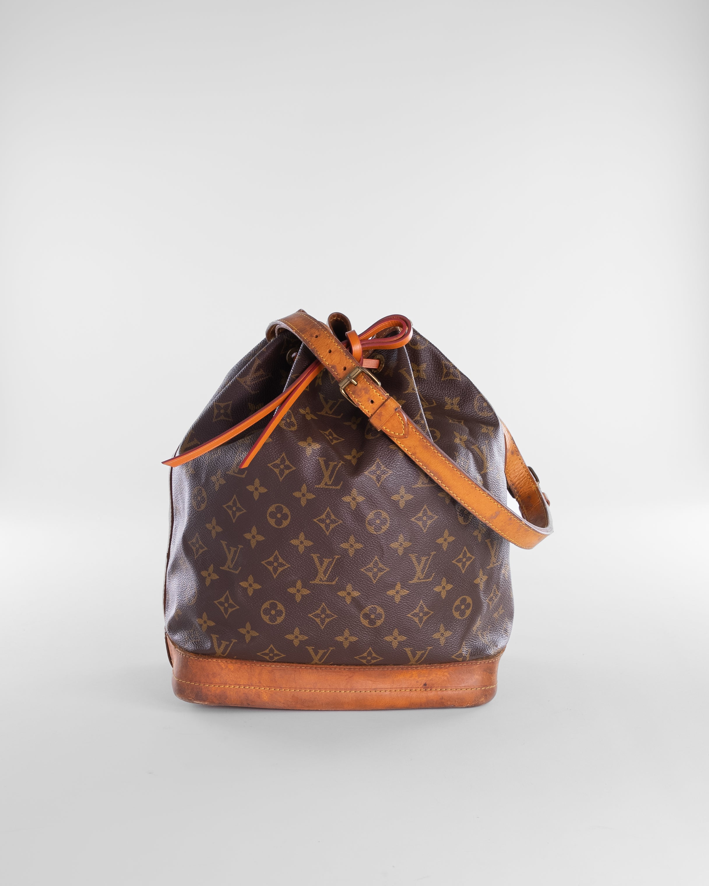 Louis Vuitton Noé Shoulder Bags – En Stilfull Accessoar för Varje Tillfälle