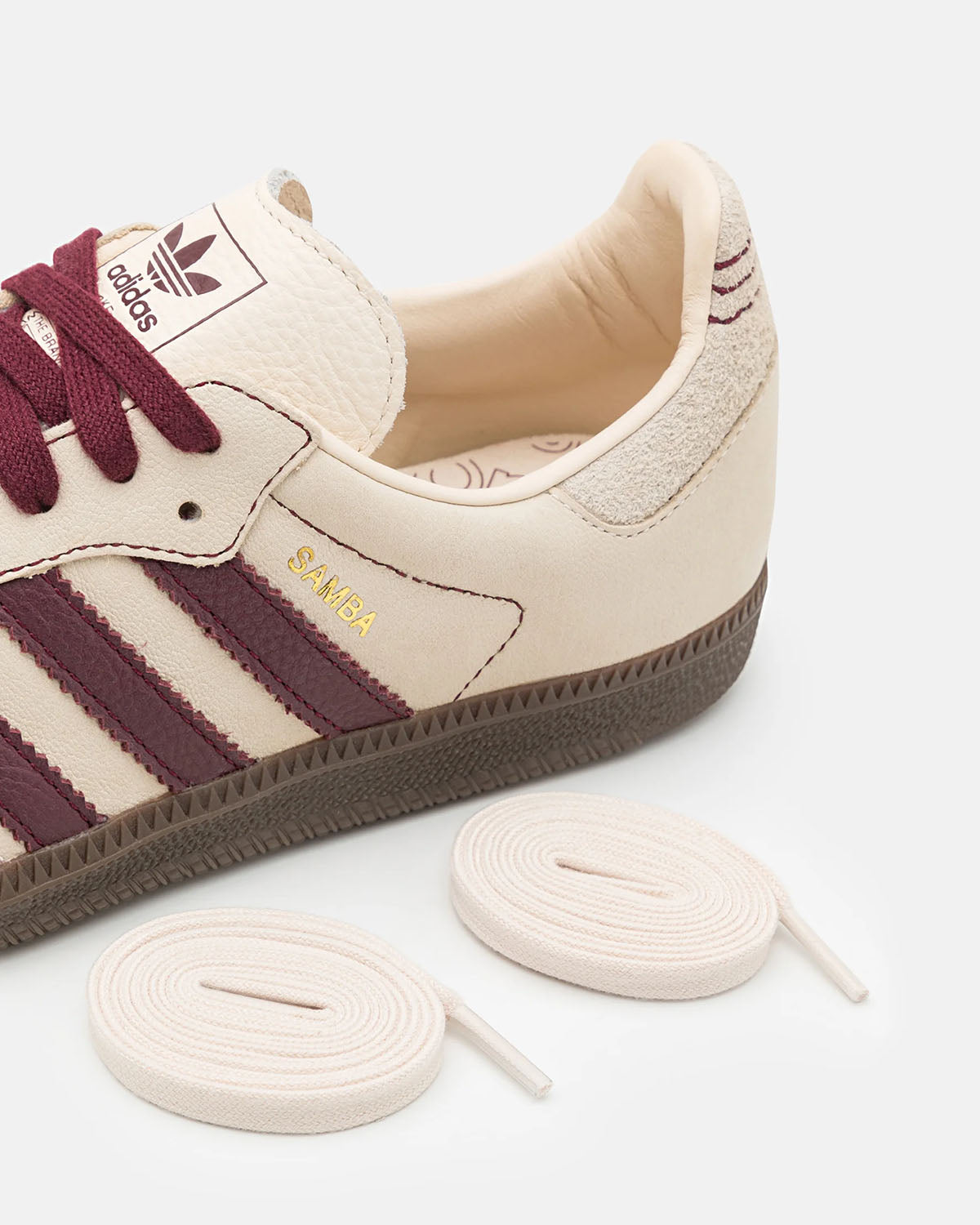 Handla Adidas Samba OG "Wonder White Maroon" online | Smidigt och enkelt på nätet - Merchsweden |