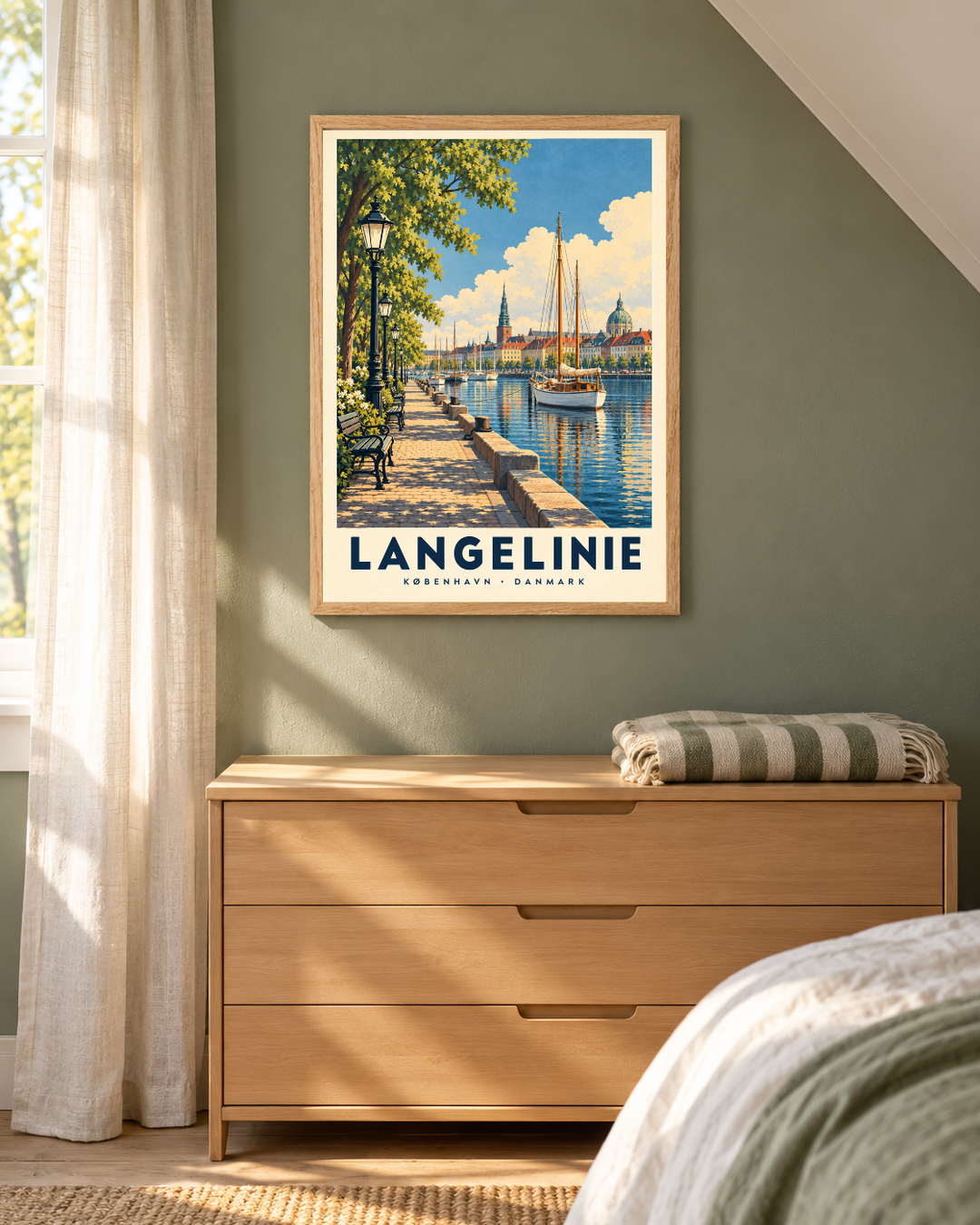 Langelinie, poster fra Kanva i indrettet rum 2. Ramme sælges separat.