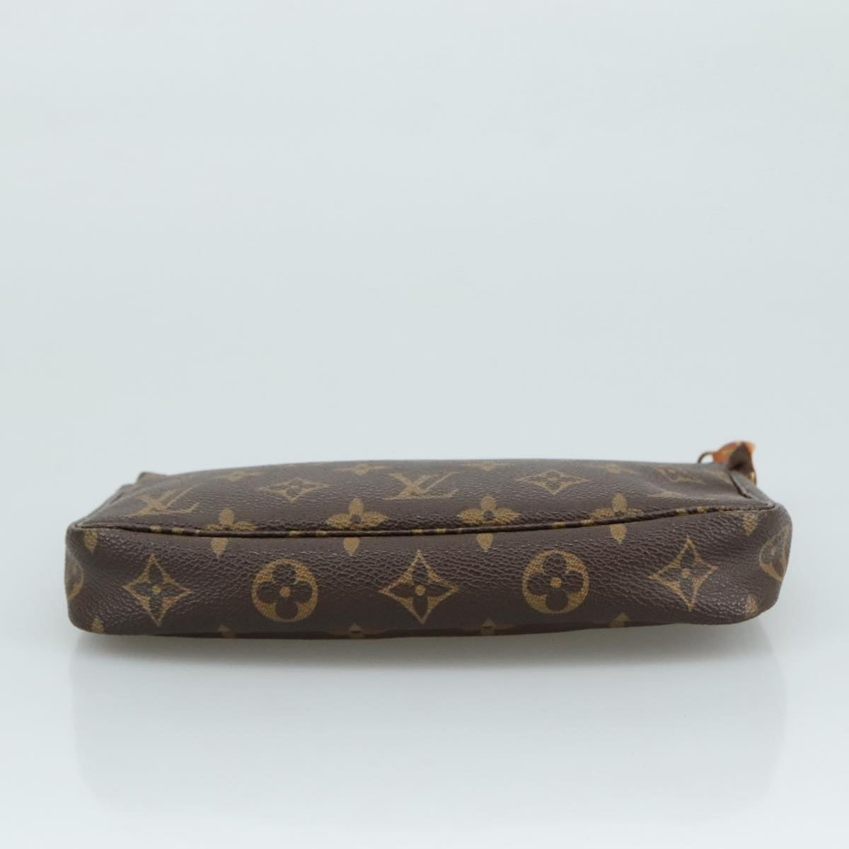 Monogram Pochette -tarvikepussi