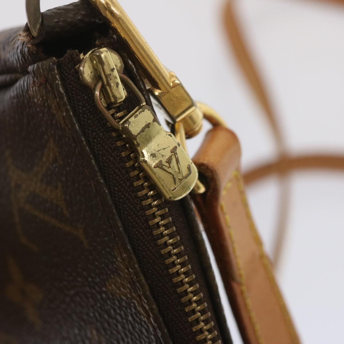 Handla Louis Vuitton Monogram Pochette Accessoires Pouch online | Smidigt och enkelt på nätet - Merchsweden |