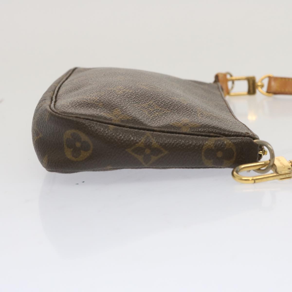 Handla Louis Vuitton Monogram Pochette Accessoires Pouch online | Smidigt och enkelt på nätet - Merchsweden |