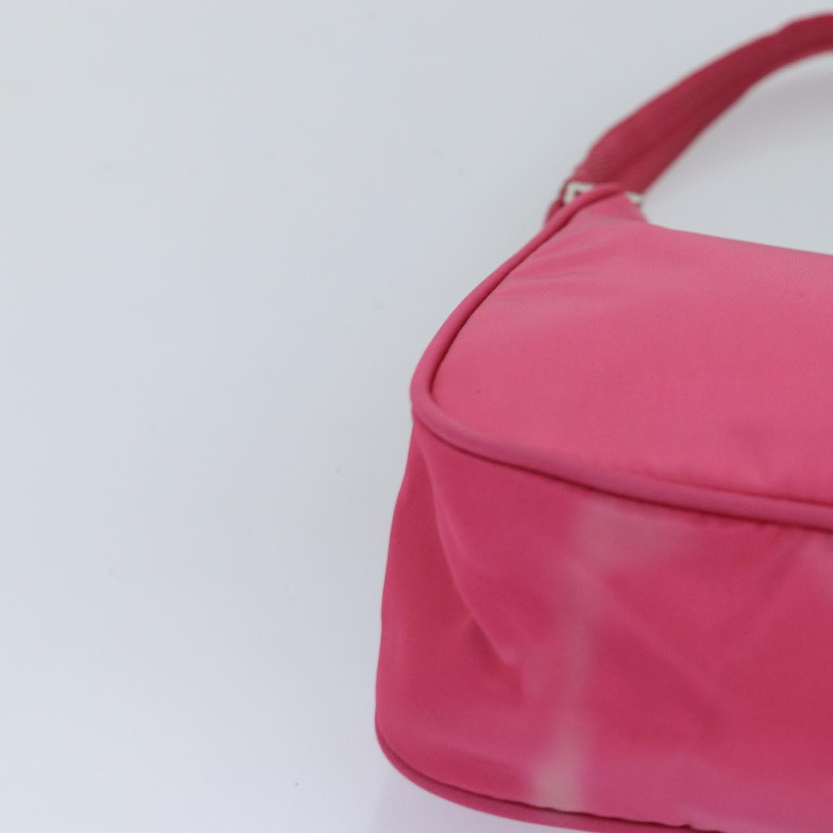 Handla Prada Accessory Pouch Nylon online | Smidigt och enkelt på nätet - Merchsweden |