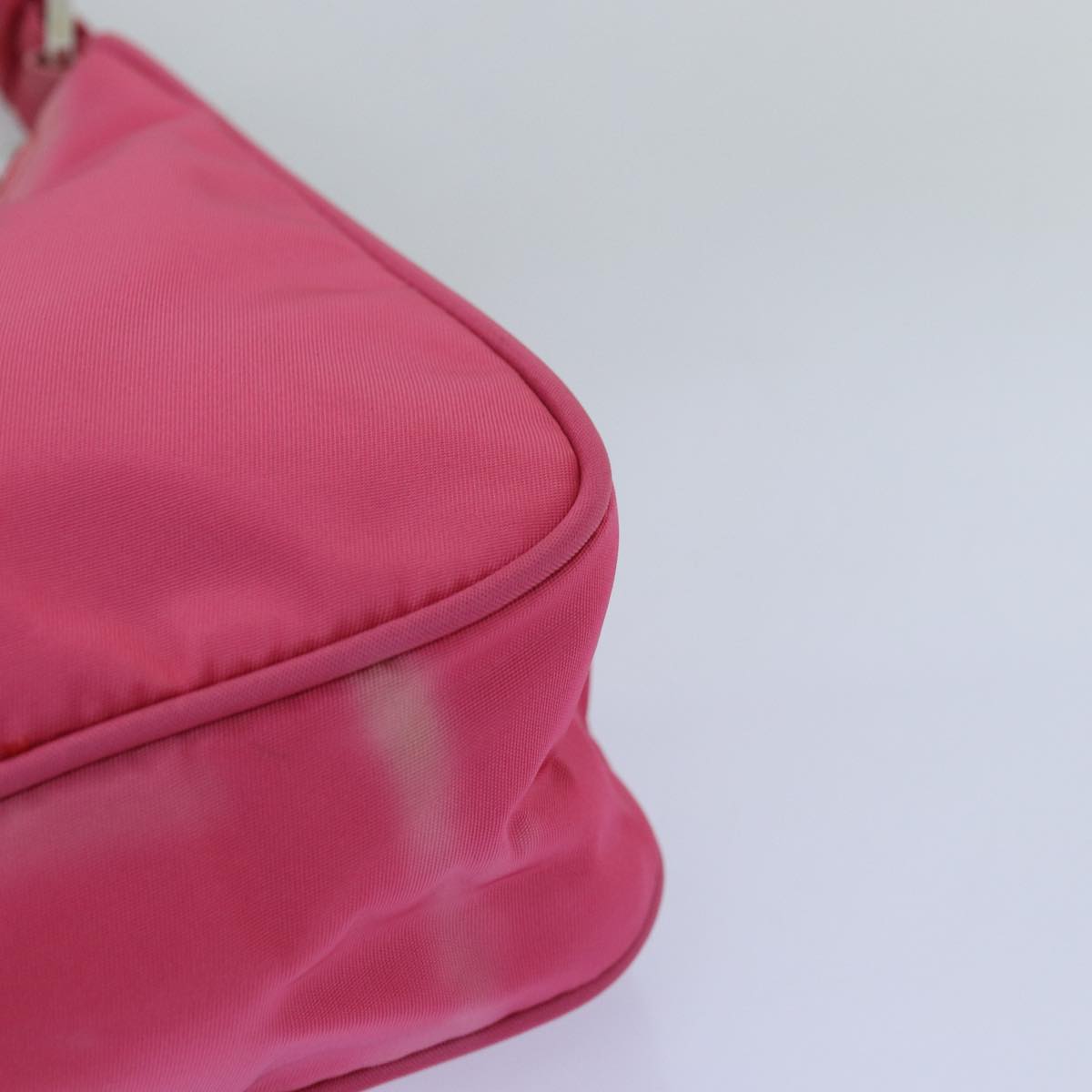 Handla Prada Accessory Pouch Nylon online | Smidigt och enkelt på nätet - Merchsweden |