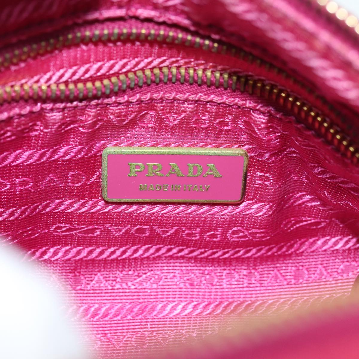 Handla Prada Ribbon Shoulder Bag Nylon Pink online | Smidigt och enkelt på nätet - Merchsweden |